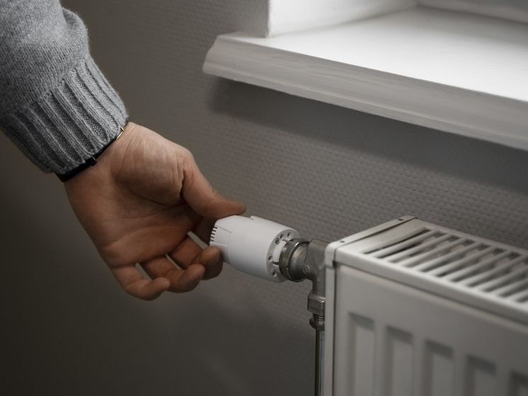 В Липецке не могут отключить отопление в доме, где в январе лопнули трубы