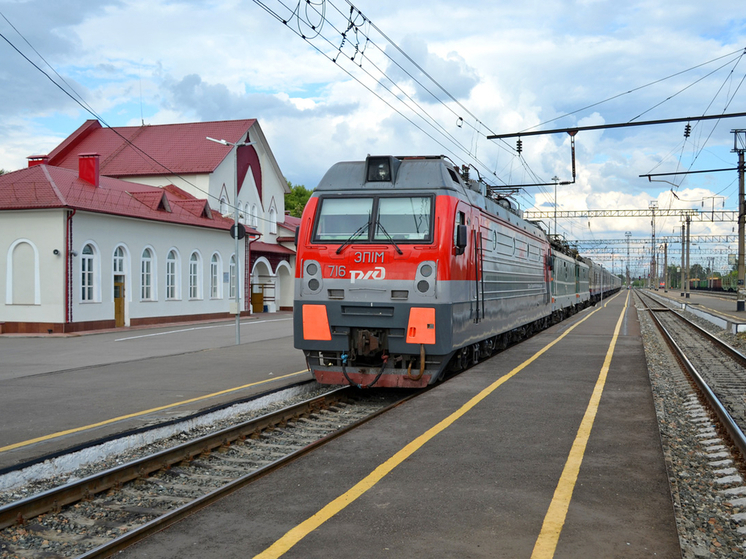 Поезд Кострома-Петербург станет ежедневным и двухэтажным