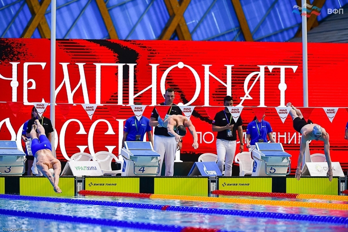 Николаев и Савенко стали победителями чемпионата России по плаванию