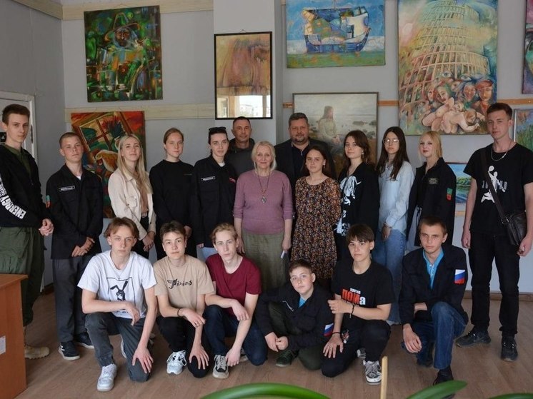 В Васильевском Доме культуры открылась выставка карельской живописи