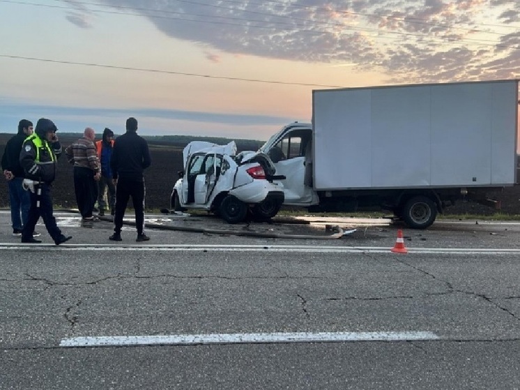 Несовершеннолетний водитель и два его пассажира погибли в ДТП на трассе в Адыгее