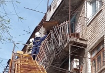 В Астраханскую спасательную службу поступило сообщение о разрушении балкона на 4 этаже