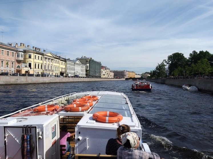 Майские праздники могут притянуть в Петербург около 850 тысяч туристов
