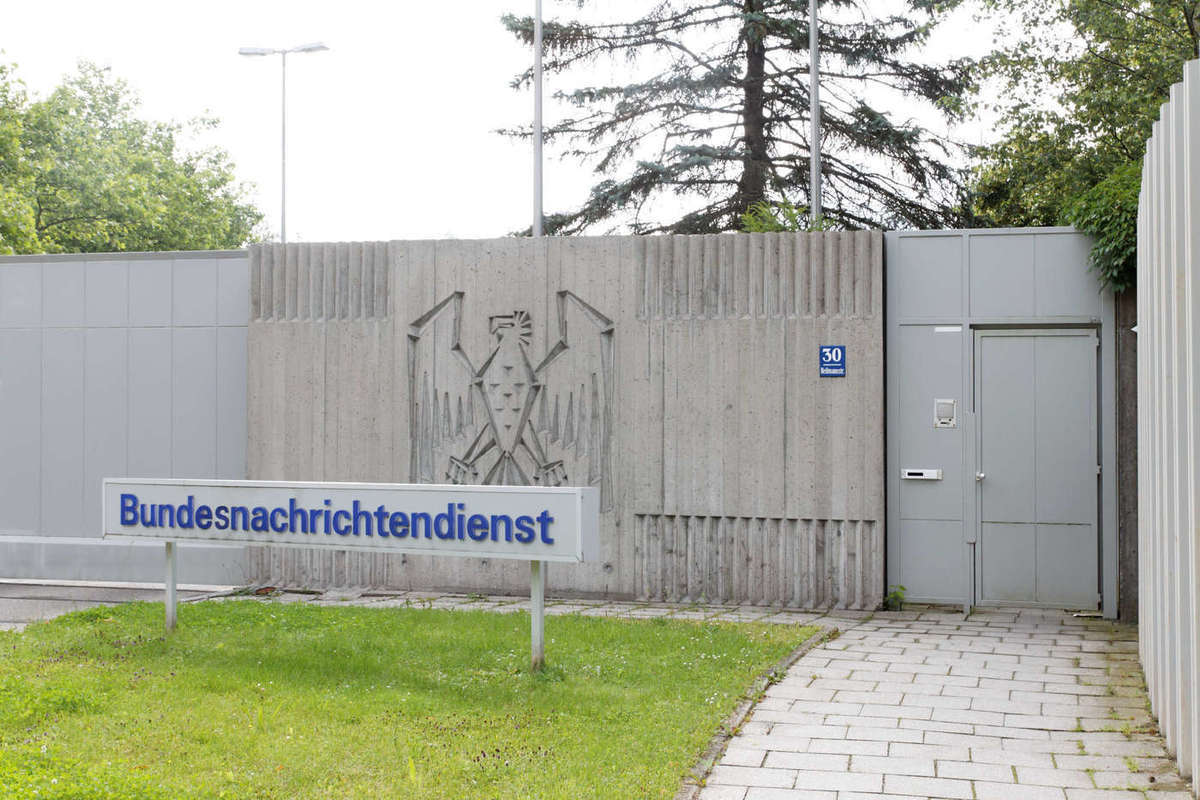 Германия — Процесс по делу о шпионаже: сотрудник BND отрицает обвинения