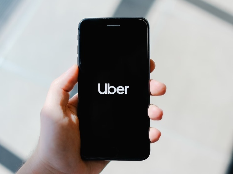 Женщину забанили в Uber из-за ее реального имени Свастика