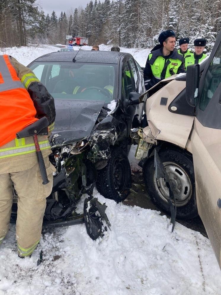 Подросток пострадал в массовой аварии на западе Карелии
