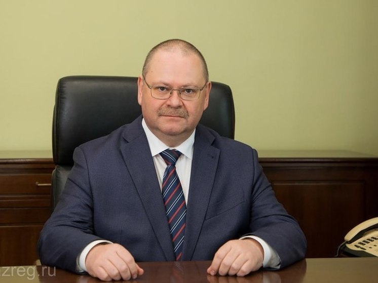 Олег Мельниченко поздравил сотрудников местного самоуправления с их профессиональным праздником