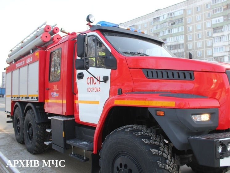 Костромские пожары: сегодня утром на Речном проспекте сгорел сарай