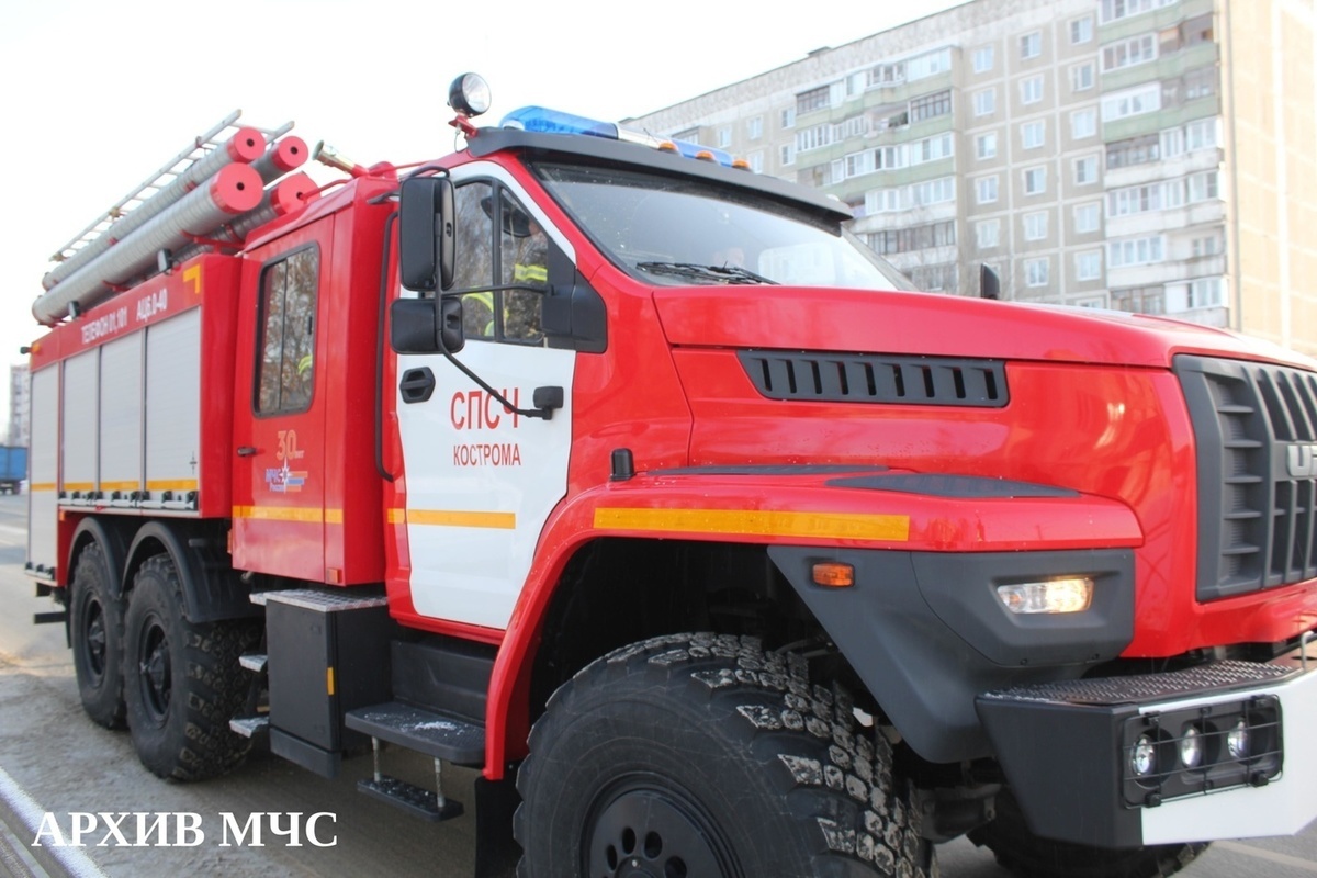 Костромские пожары: сегодня утром на Речном проспекте сгорел сарай