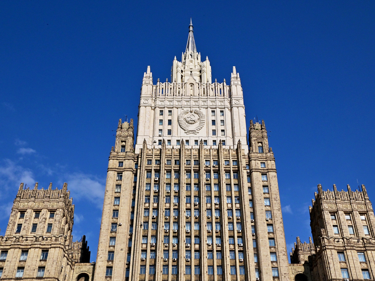 Захарова: США выделением помощи Киеву готовы продолжать конфликт "до последнего украинца"