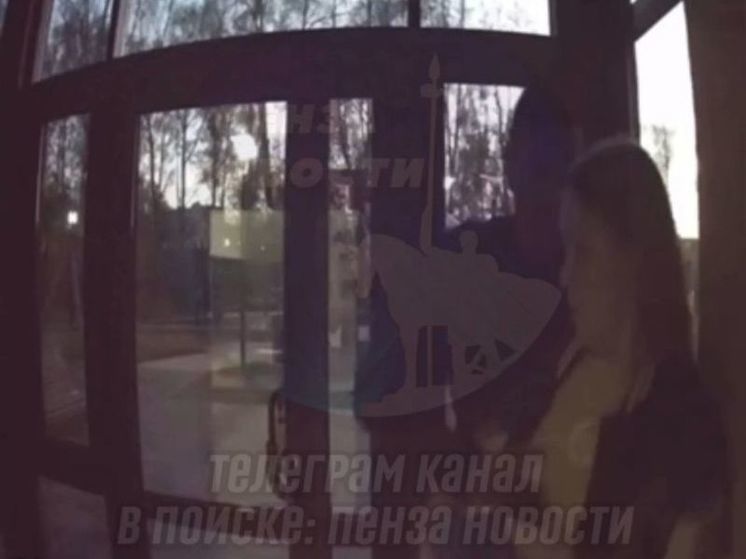 Пензенцы боятся заходить в подъезд из-за домогательств незнакомца