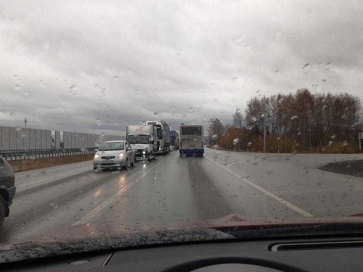 В Зауралье продлили ограничение на передвижение грузовиков по трассе "Иртыш"