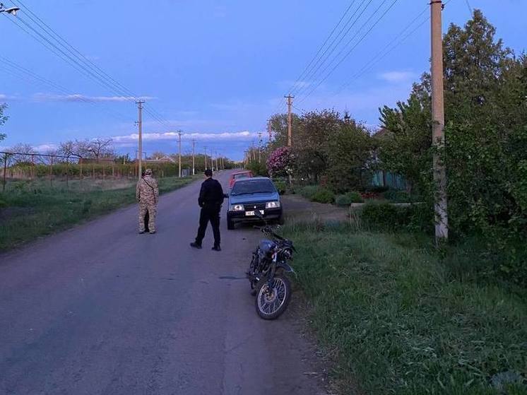 На Запорожье подросток за рулем автомобиля врезался в подростка на мопеде