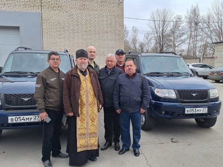 В Хабаровске освятили автомобили для фронта