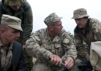 Каждый день около десяти мужчин пытаются покинуть территорию Украины, используя поддельные документы, заявил представитель Госпогранслужбы Украины Андрей Демченко