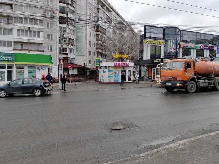 ДТП с участием КАМАЗа и легковой иномарки произошло утром 22 апреля в Томске
