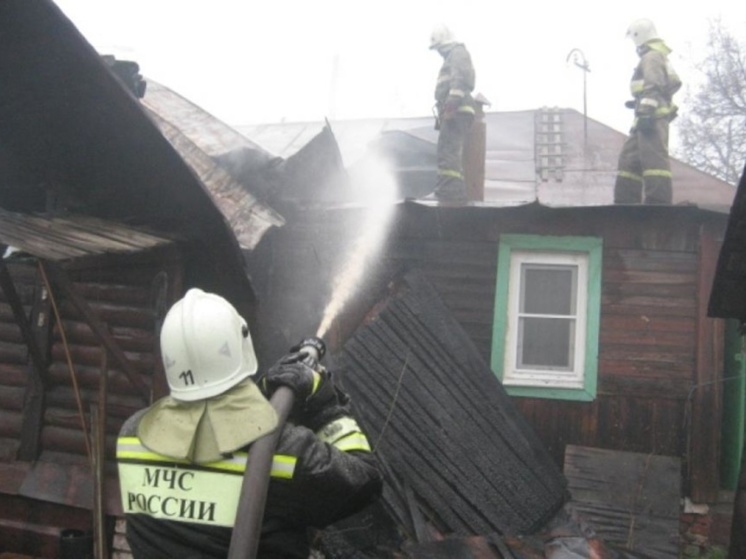 Мужчина 1949 года рождения погиб во время пожара в селе Мельниково Томской области
