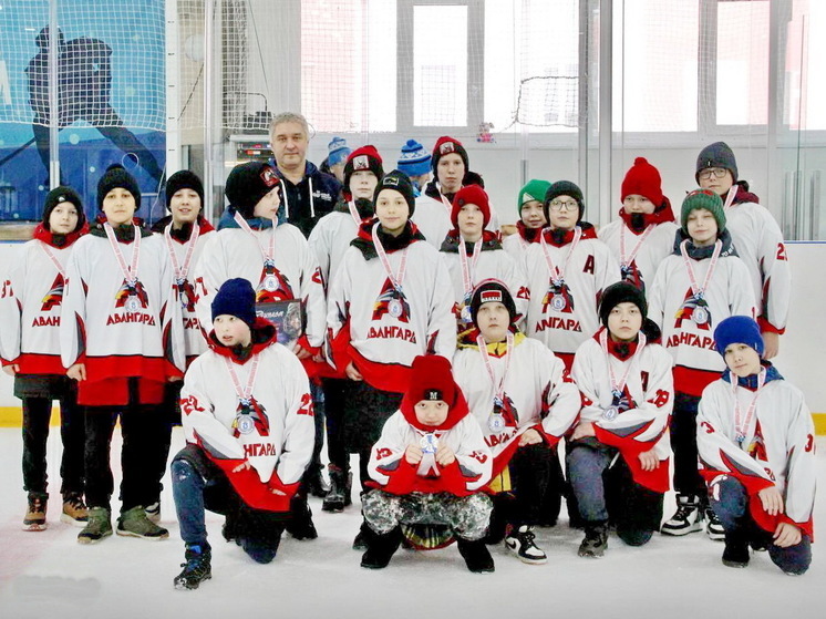 На Ямале назвали победителей окружного первенства по хоккею