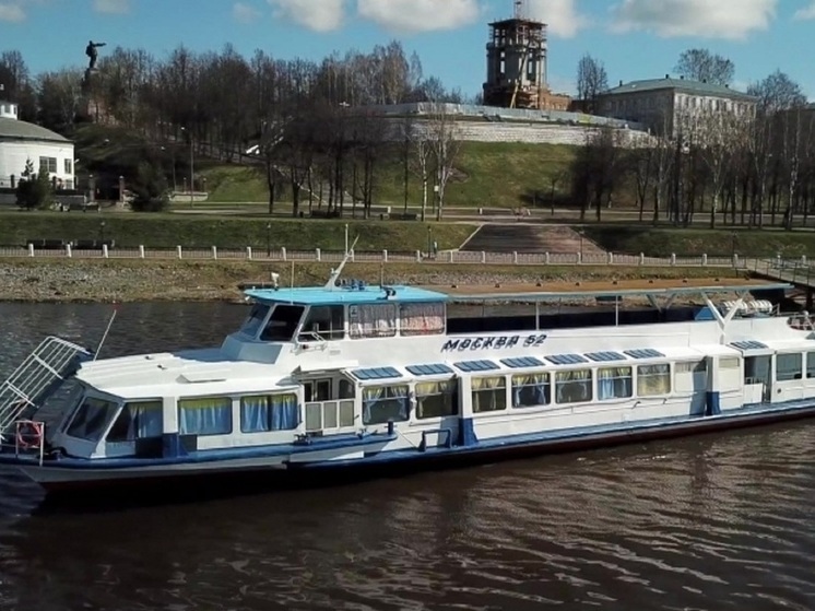 Костромской речной трамвайчик «Москва» готовится выйти в первый в этой навигации рейс