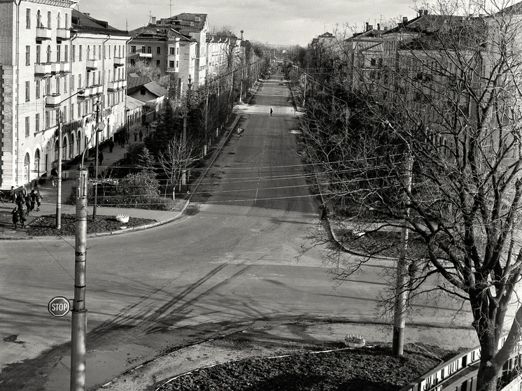 Брянцам показали архивный фотоснимок улицы Куйбышева