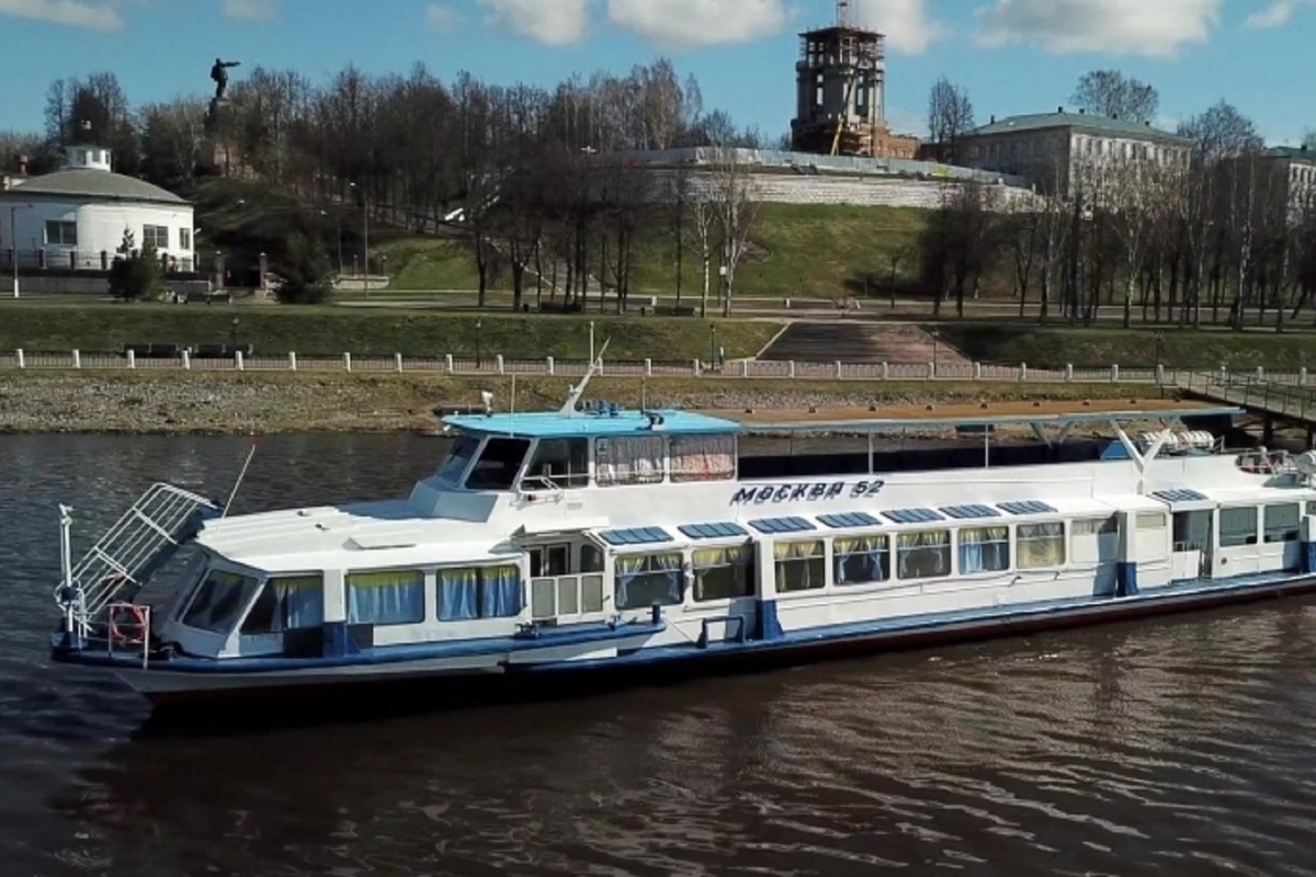 Костромской речной трамвайчик «Москва» готовится выйти в первый в этой навигации рейс