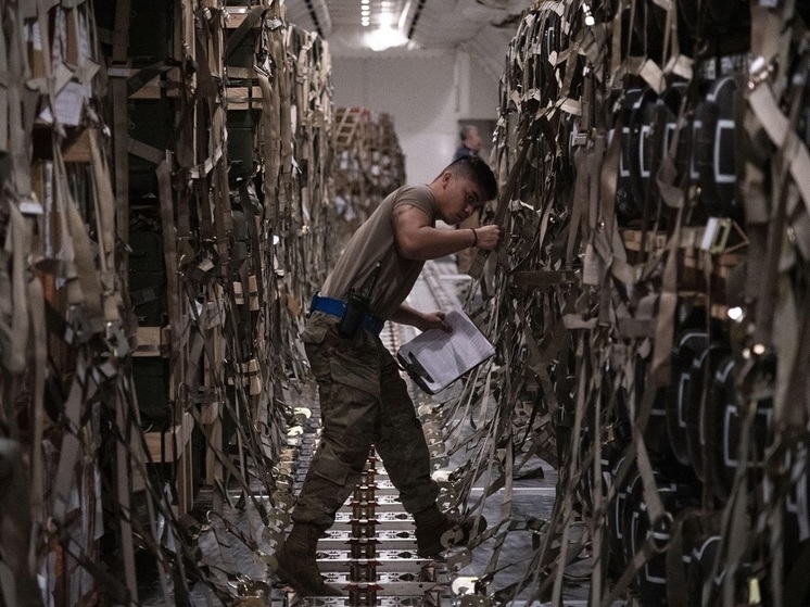 Немецкий эксперт Умбах сообщил о прибытии в ФРГ части обещанных Вашингтоном Киеву вооружений