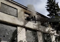 Сотрудники МЧС локализовали пожар на электромеханическом заводе в Воронеже на площади 500 квадратных метров