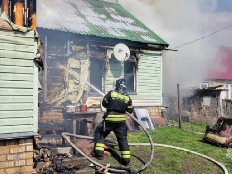 В Орловском МО в доме едва не сгорела женщина