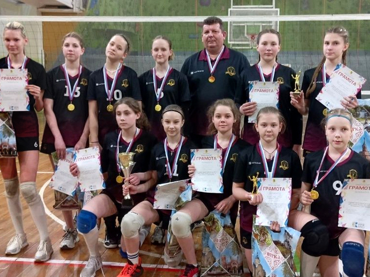 Кировчанки стали первыми на межрегиональном турнире по волейболу