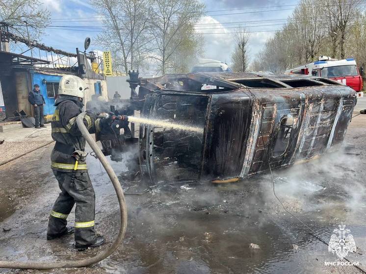 В Твери во время ремонта автомобиля случился пожар