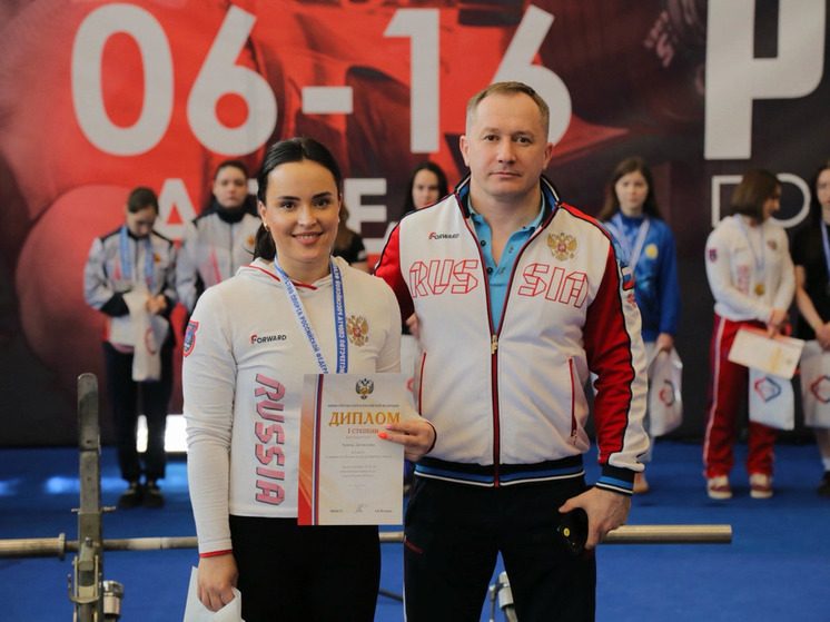 Калининградская сборная по жиму получила 12 наград чемпионата России