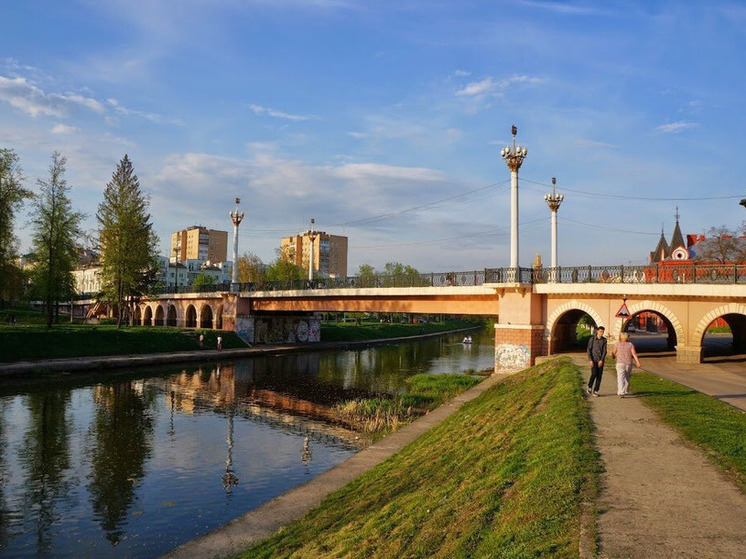 В Орле с Александровского моста продолжают исчезать бронзовые таблички