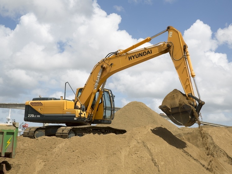 В Вяземском районе под видом копки прудика украли 157 тысяч кубометров песко-гравийной смеси