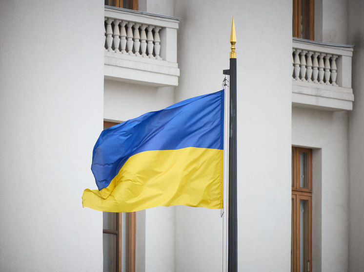 МИД Украины запретил оказание консульских услуг мужчинам призывного возраста за границей