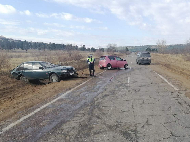 В ДТП в Селенгинском районе Бурятии пострадали три человека