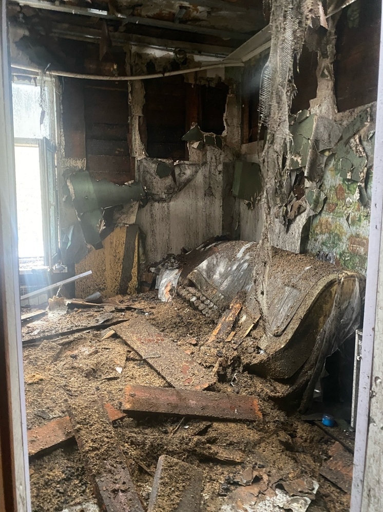 Квартира полностью выгорела под Петрозаводском, жильцам собирают помощь