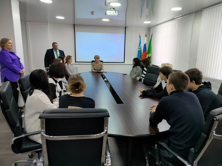 Школьники познакомились с работой администрации Федоровского