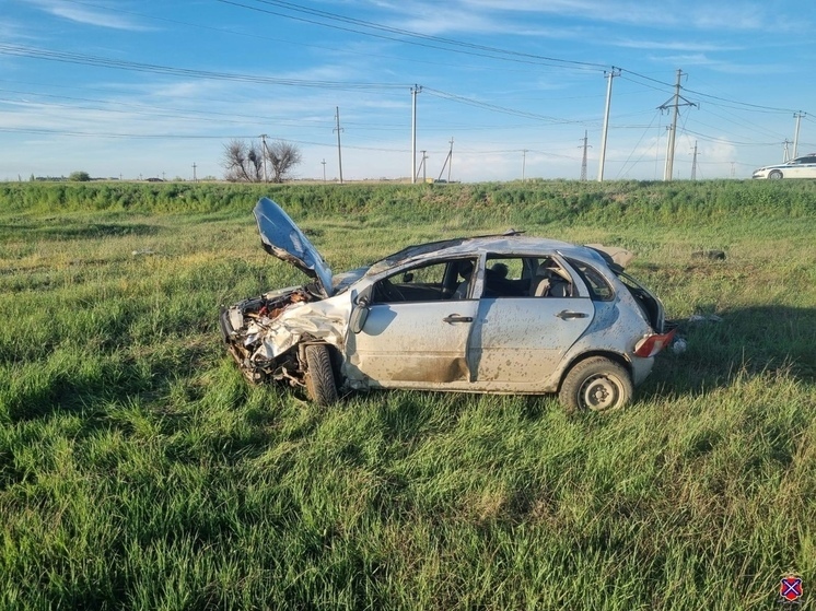 Под Волгоградом «Лада Калина» вылетела в кювет, погиб водитель