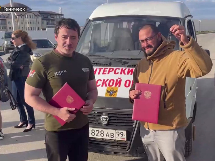 «Народный фронт» передал херсонскому волонтерскому штабу микроавтобус «Газель»