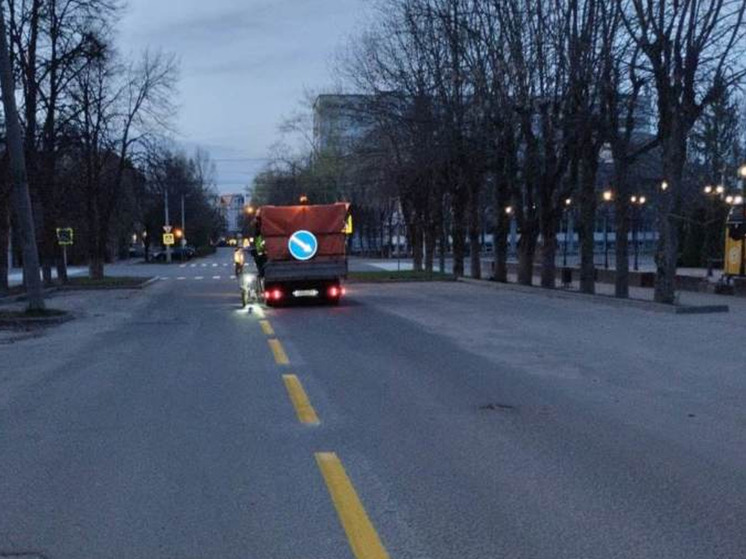 На проезжую часть улиц в Иванове наносят разметку из краски и термопластика