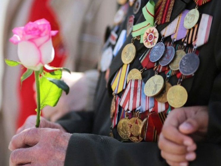 В Липецкой области 100 ветеранов получили выплаты ко Дню Победы