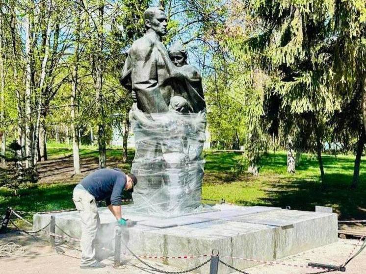 В Пензе практически завершен ремонт памятника «Проводы»
