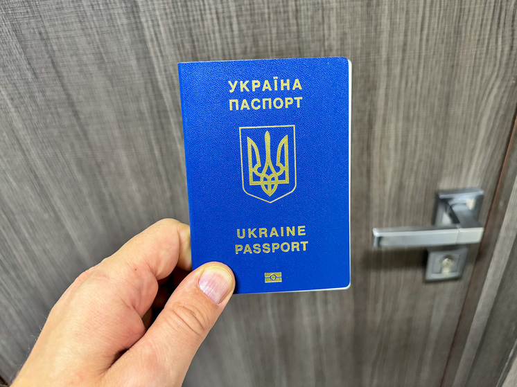 Справедливость по-киевски: не будешь воевать, оставим без паспорта