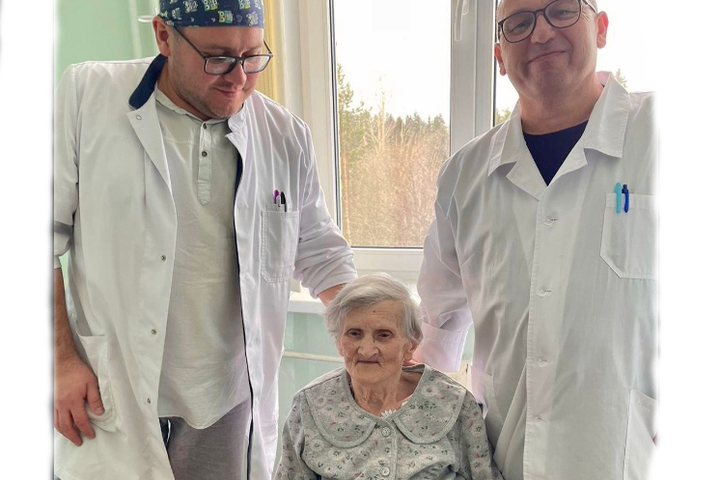 Хирурги районной больницы Карелии спасли жизнь 91-летней бабушке