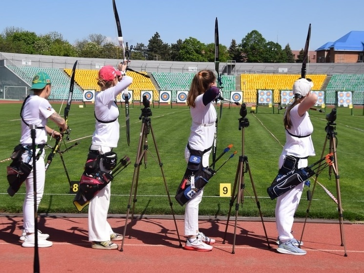 На стадионе «Кубань» в Краснодаре стартовали соревнования по стрельбе из лука