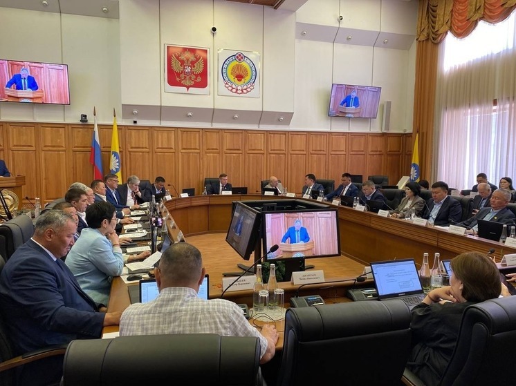 Депутаты приняли изменения в закон о муниципальной службе в Калмыкии