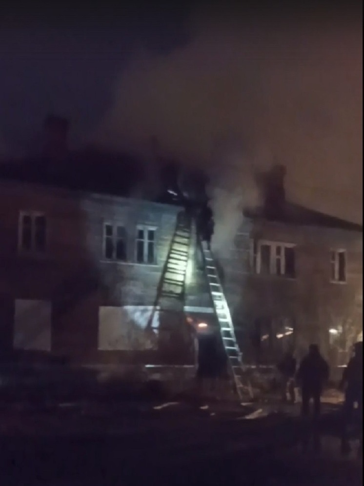  Расселенный барак загорелся в Петрозаводске