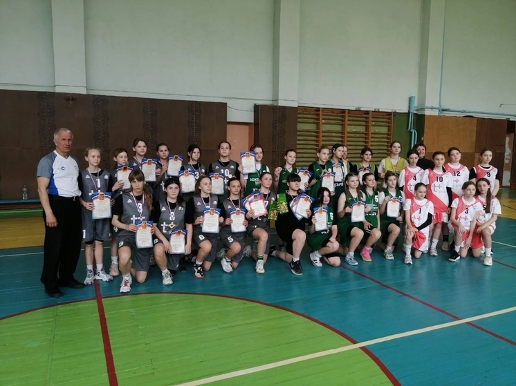 В спортивном зале Ярцевской спортивной школы прошел турнир Надежд по баскетболу среди девушек