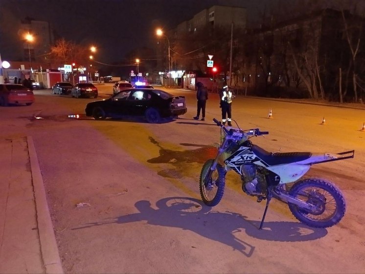 Ночью на дороге в Новосибирске насмерть сбили мотоциклиста