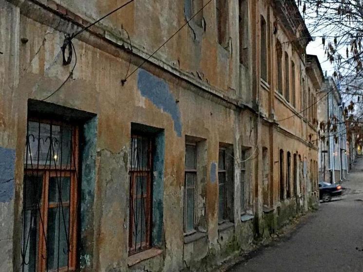 Воронежского насильника, затащившего девушку в заброшенный дом, отправили в СИЗО